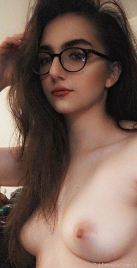 aevimari sexy model image