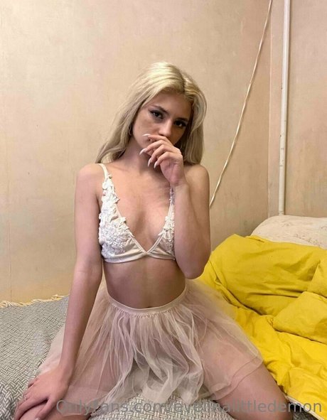 evelinalittledemon star nude archive