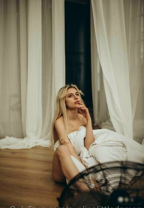 evelinalittledemon star top image