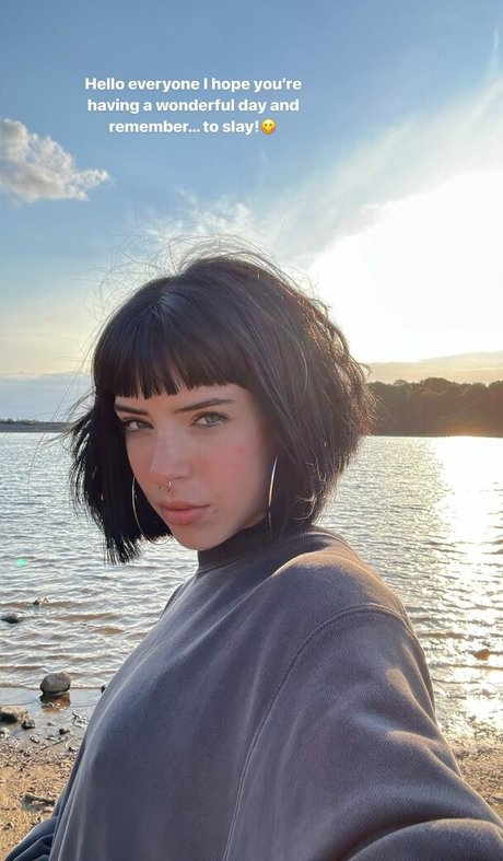 Chloe Hodgson Profile pic