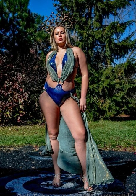 Nikki Baker model nice picture