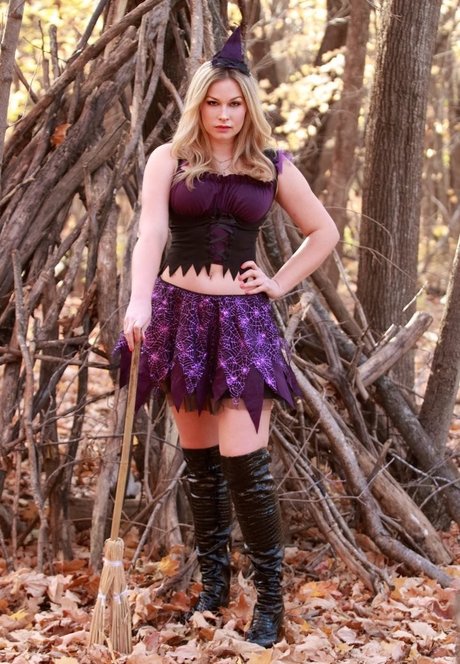 asian piercing onlyfans pretty image