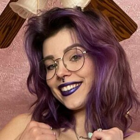 queen egirl27 free actress photo