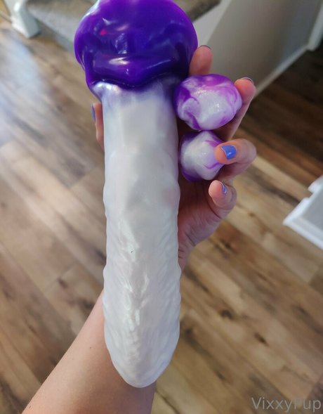 vixxypup pornographic model gallery