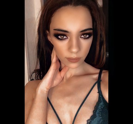 astarothluciferam pornstar perfect photo