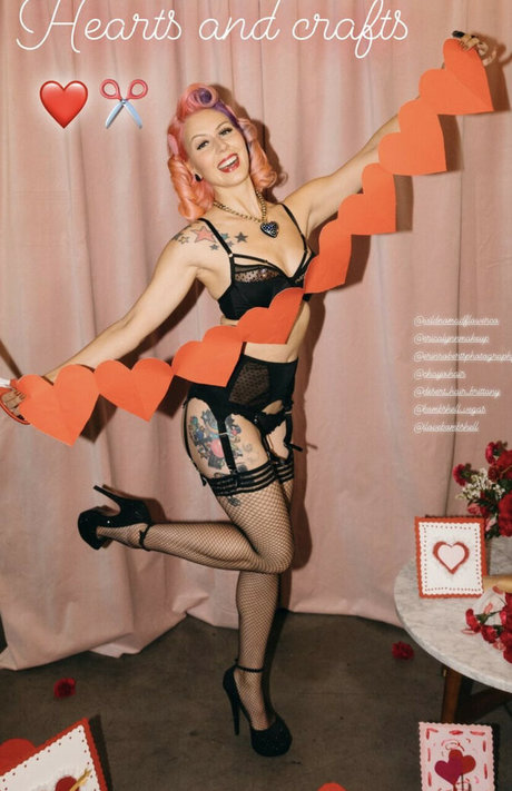 Annalee Belle star free pics