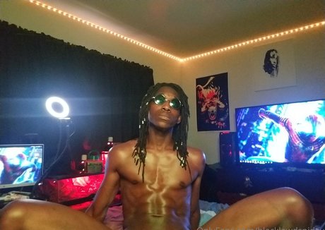 blacklewdspidey erotic model gallery