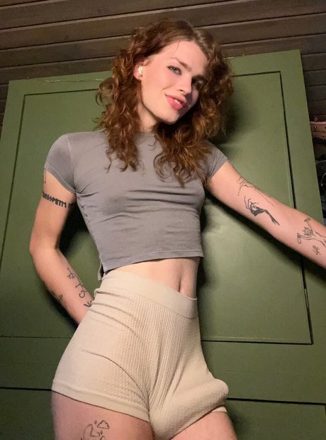 estreetcar naked actress pictures