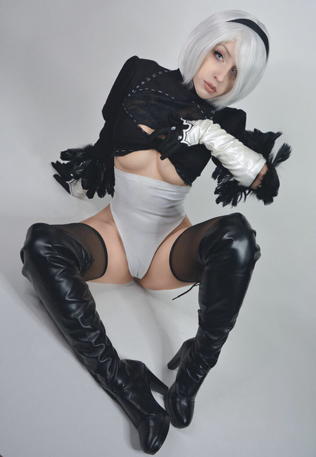 Aoy Queen hot actress pictures