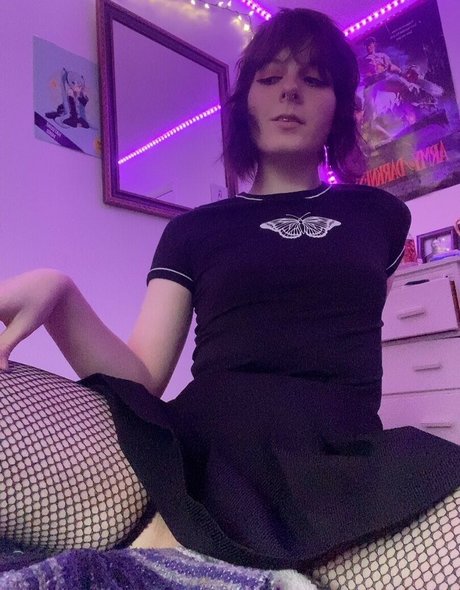 Ghostlovecraft pretty model picture