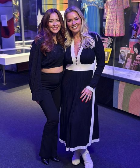 Natasha Hamilton pretty model pics