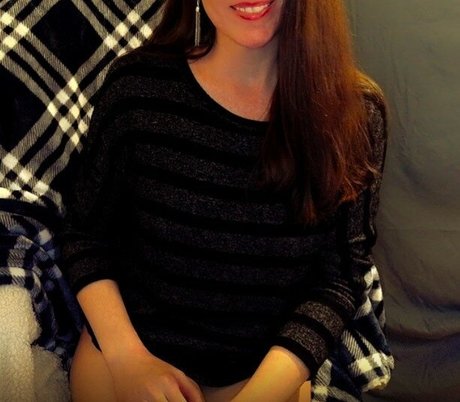 Molly Nova free actress galleries