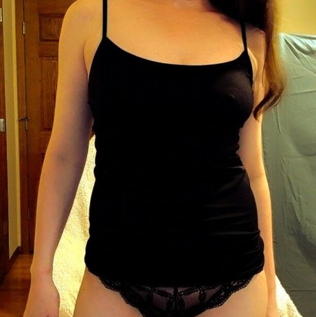 Molly Nova model pics