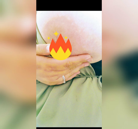 sexybbwmom11 naked model picture