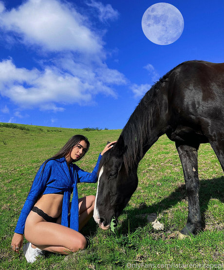 latairepepi art actress pictures