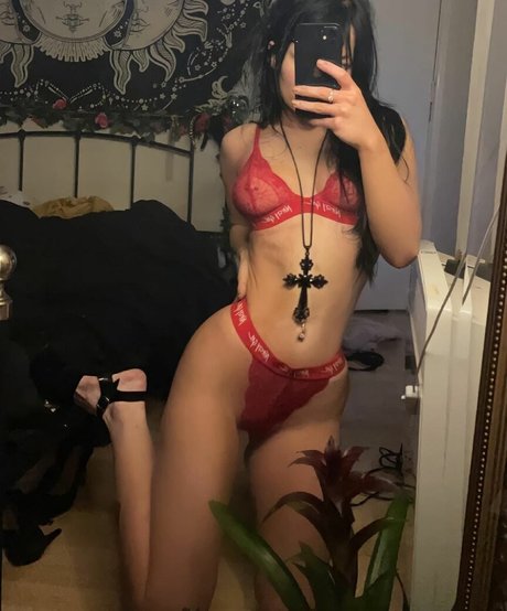 Portsmouth nudes model images