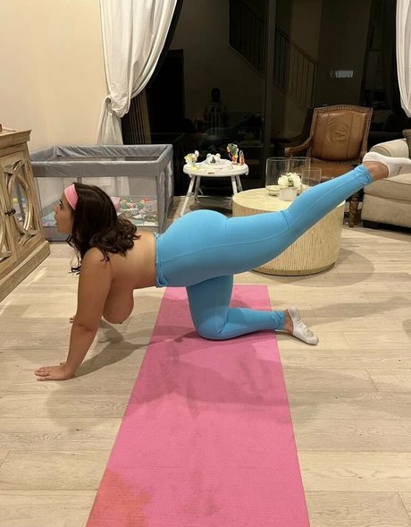 Cutiepiekim naked pornstar photo