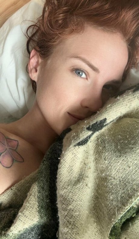 Skyra Fox nice pornstar pic