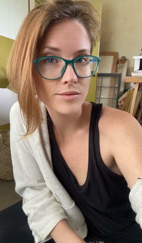 Skyra Fox free actress img