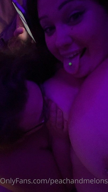 peachandmelons95 model hd pic