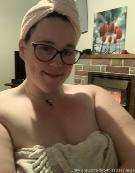 dirtymisstresspaige star sexy pic