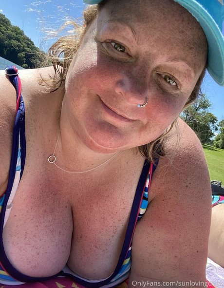 sunlovingchick pretty pornstar gallery