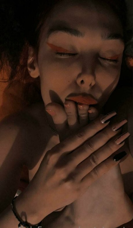 gretatwenty free model photos