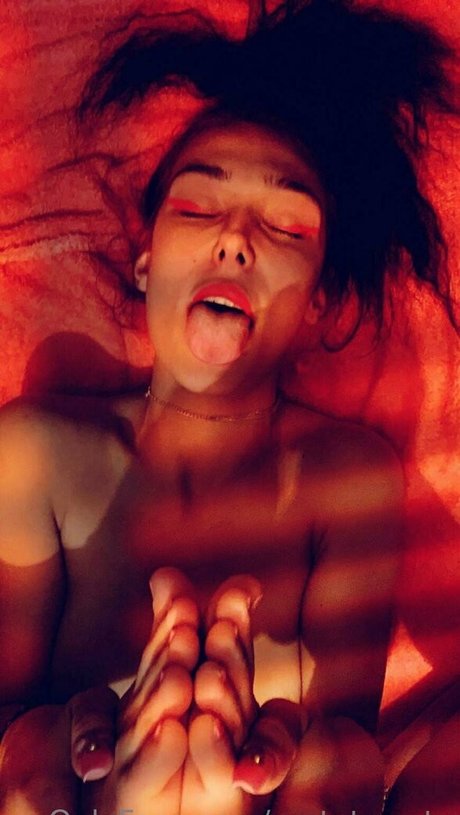 gretatwenty pornstar sexy photo