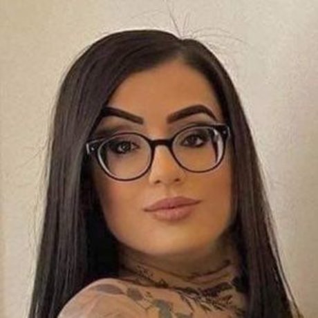 szandihangacsi adult model galleries