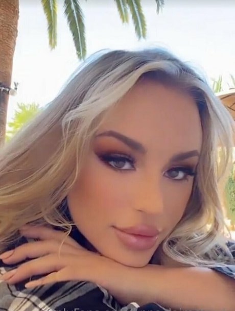 annaclaireclouds model porn pictures