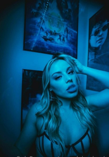 annaclaireclouds nude pornstar img