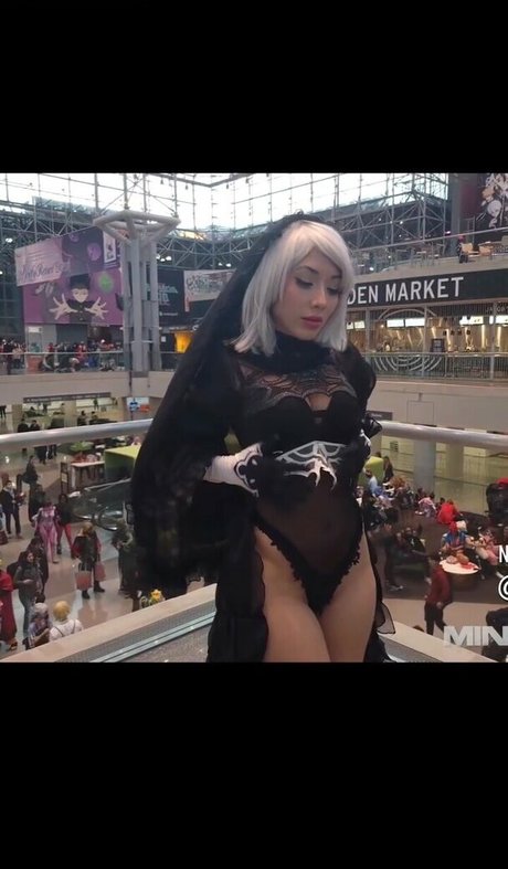 Arabella Kat Posting high quality model image