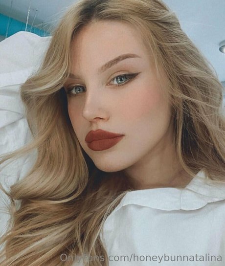 Talisnova naked model pics