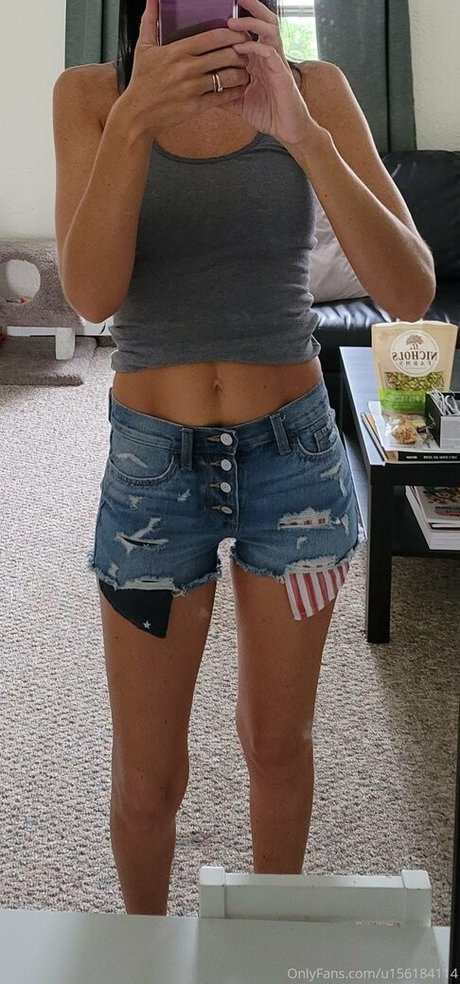 thinbitch925 pretty pornstar picture