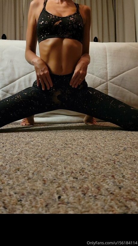 thinbitch925 model pornographic image