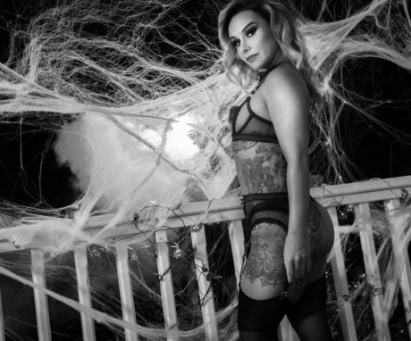 Danielle Harris art pornstar pictures