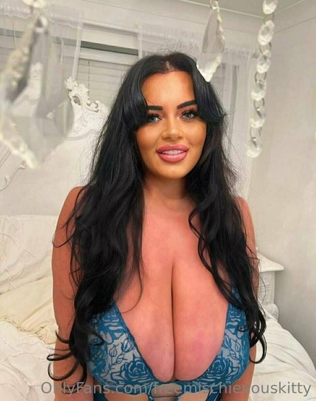 freemischievouskitty model adult picture