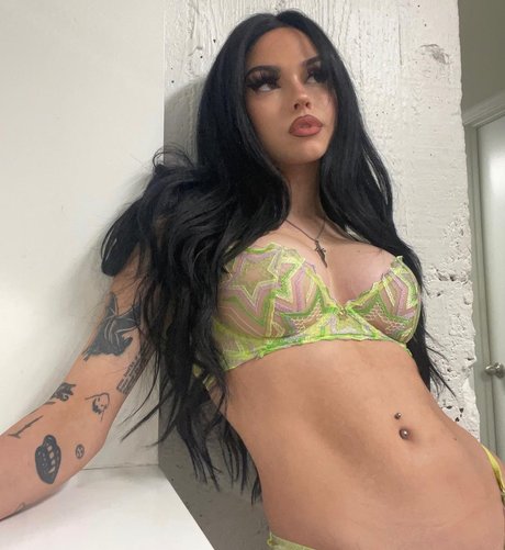 Maggie Lindemann nice pornstar image