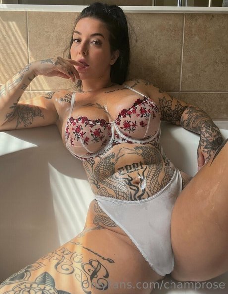 ChampagneRose pornstar erotic gallery