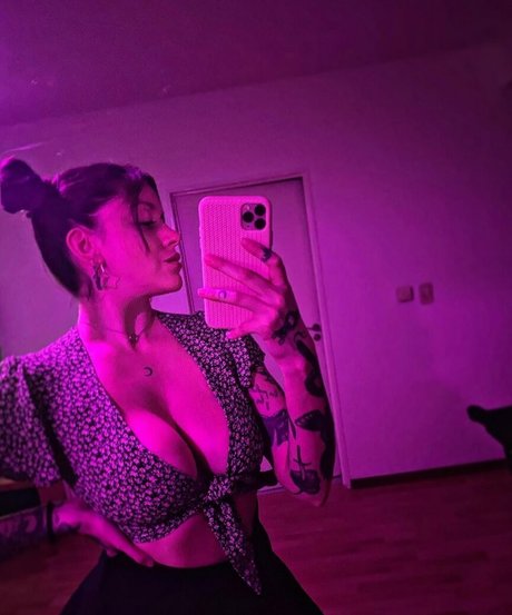 Vicky Massironi model porn gallery