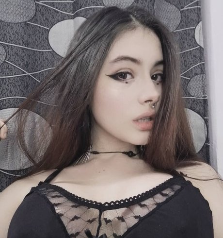 paraliamena nudes model pictures