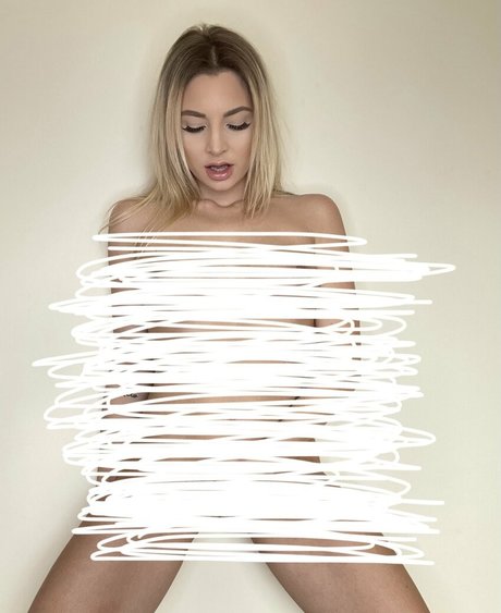 kennieleighh pornstar naked galleries