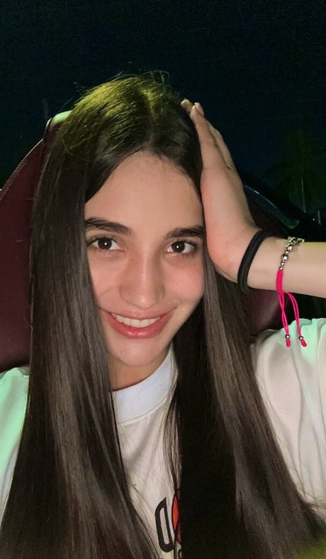 Saray Guzman model high quality photo