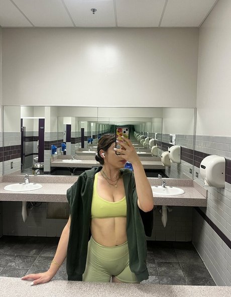 Hailey Gutierrez model sex picture