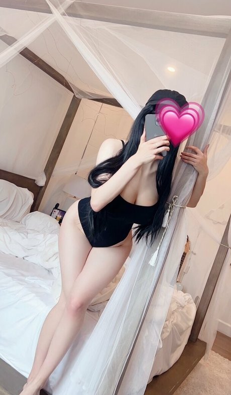 manamimoo sexy model photos