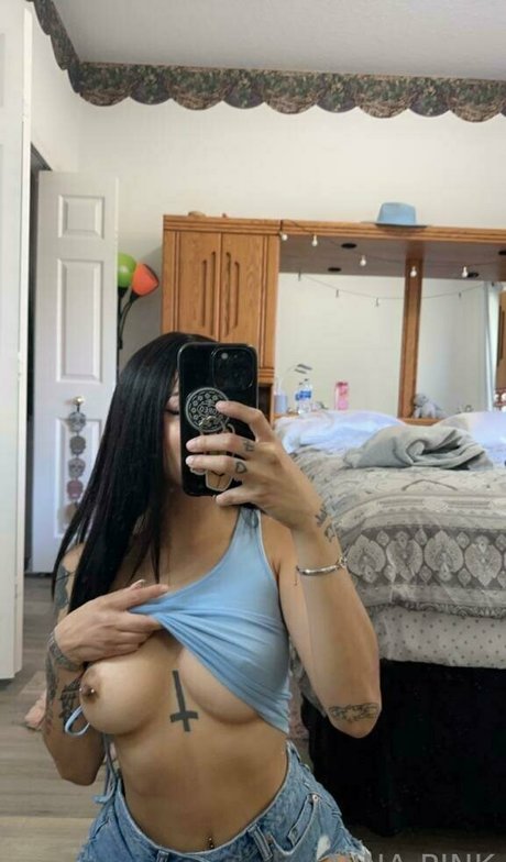 ninapinkxo star art pic