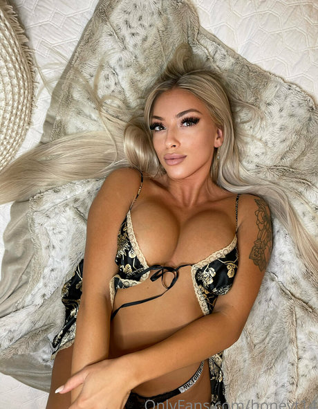 honeyt14 porn actress archive