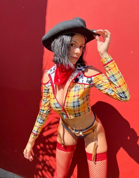 thewildwithyou star adult photos