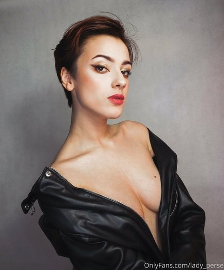 Lady Perse free star pictures