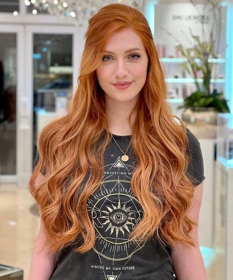 Lara Loft model beautiful pictures